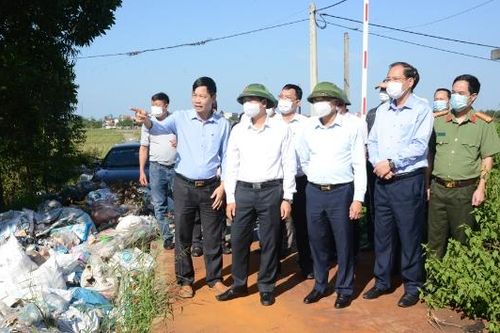 Tập trung tháo gỡ khó khăn, vướng mắc trong thực hiện dự án xử lý rác thải sinh hoạt tại phường Tự Lạn