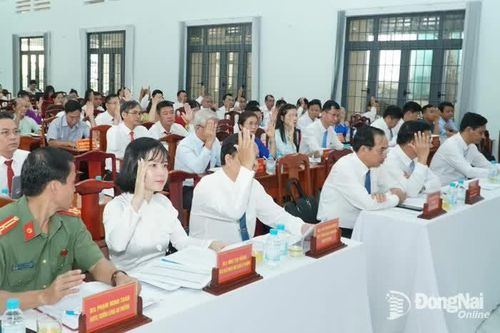 HĐND phường Đồng Xoài thông qua các nghị quyết quan trọng về ngân sách và biên chế năm 2025
