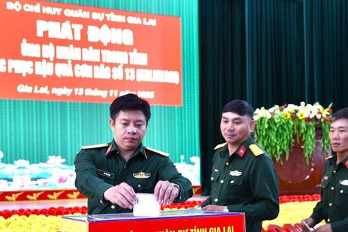 Lực lượng vũ trang tỉnh Gia Lai quyên góp gần 700 triệu đồng hỗ trợ người dân khắc phục hậu quả bão lũ