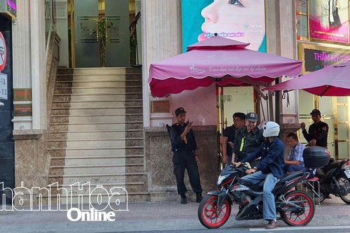 Công an đang kiểm tra Thẩm mỹ viện Mailisa ở Nha Trang
