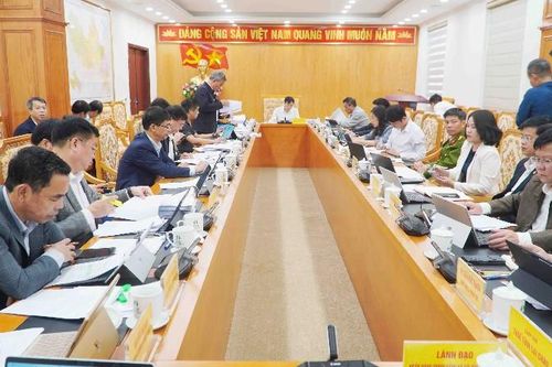 UBND tỉnh: Phiên họp chuyên đề tháng 11/2025