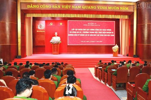 Công an tỉnh tổ chức tập huấn hướng dẫn kỹ năng lái xe gắn máy an toàn cho học sinh