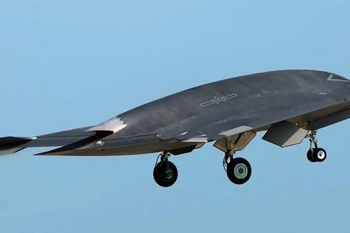 GJ-11 Huyền Long lộ diện, phối hợp J-20 và J-16D