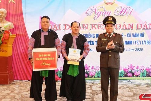 Giám đốc Công an Sơn La dự Ngày hội Đại đoàn kết toàn dân tộc