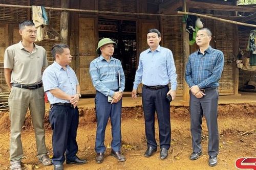 Đồng chí Phó Chủ tịch UBND tỉnh kiểm tra thực hiện Chương trình mục tiêu quốc gia 1719 và xóa nhà tạm, nhà dột nát