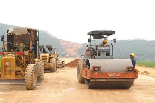 Vượt khó thời tiết, Cienco8 quyết về đích đúng tiến độ trên dự án đường liên kết vùng