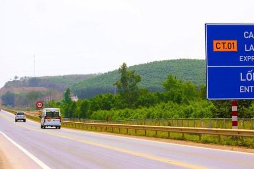 Bộ Xây dựng yêu cầu khắc phục tồn tại trên nhiều tuyến cao tốc