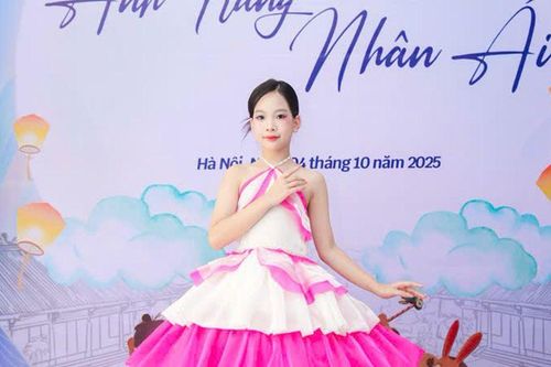 Từ lớp học đến sàn diễn catwalk: Hành trình song song của mẫu nhí Thúy Hà