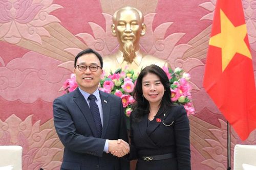 Phó Chủ nhiệm Văn phòng Quốc hội Lê Thu Hà tiếp Đại sứ Hàn Quốc tại Việt Nam