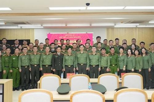Bế giảng lớp bồi dưỡng kiến thức quốc phòng và an ninh dành cho lãnh đạo cấp Cục và tương đương