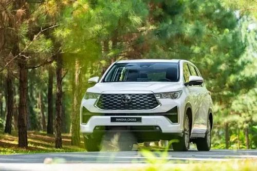 Những mẫu xe hybrid bán chạy tháng 10/2025