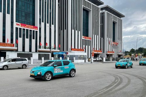 Taxi, xe dịch vụ điện thân thiện với môi trường