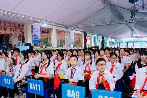 70 năm Trường Trung học cơ sở Dịch Vọng: Hành trình của những nhà giáo tâm huyết