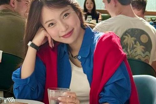 MC Khánh Vy gây ấn tượng khi 'biến hóa' đa dạng với sơ mi