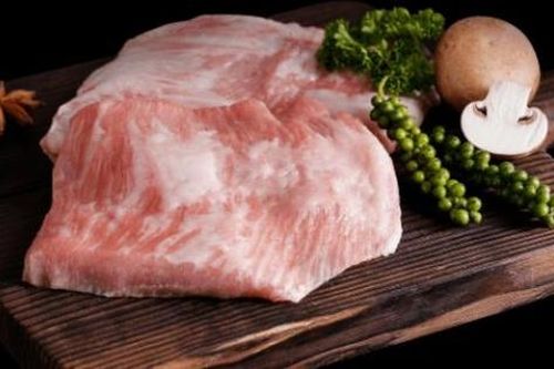 Có nên ăn thịt lợn nọng thay thế thịt lợn nạc không?