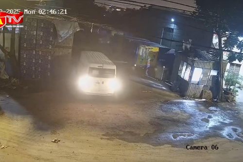 Bắt đối tượng đột nhập công ty trộm cắp ô tô