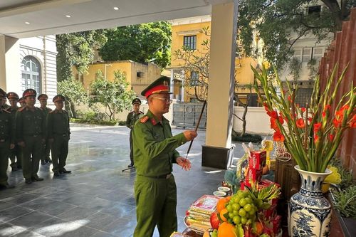 Bồi đắp bản lĩnh, lòng tự hào về truyền thống Anh hùng của lực lượng Công an Thủ đô