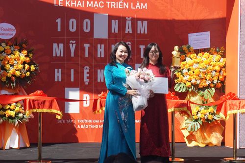 Trao giải thưởng Victor Tardieu và sự hiện diện của cháu nội Hiệu trường đầu tiên Trường Đại học Mỹ thuật Việt Nam