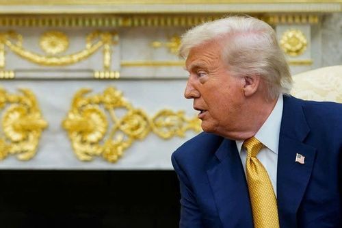 Ông Trump bác bỏ cáo buộc dùng đồ giả trang trí Phòng Bầu dục
