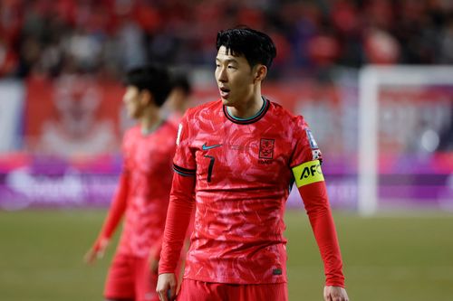 Son Heung-min ghi siêu phẩm đá phạt