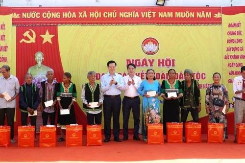 Phó Thủ tướng Mai Văn Chính dự Ngày hội Đại đoàn kết tại xã Bắc Khánh Vĩnh, Khánh Hòa