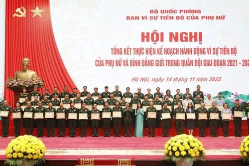 Phát huy tài năng và sức sáng tạo của phụ nữ Quân đội