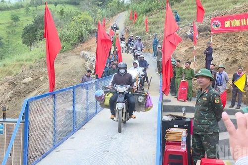 Quảng Ngãi: Đưa vào sử dụng tuyến đường tạm, 5 thôn ở xã Ngọc Linh hết cô lập