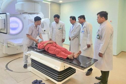 Vĩnh Long triển khai kỹ thuật xạ trị điều trị ung bướu đầu tiên tại tuyến tỉnh