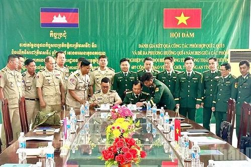 Biên phòng Đồng Tháp hội đàm với Ty Công an Prey Veng (Campuchia)