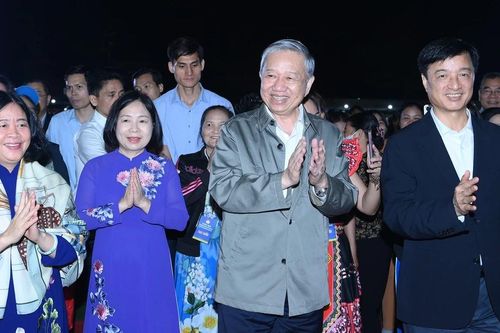 Tổng Bí thư Tô Lâm dự Ngày hội Đại đoàn kết toàn dân tộc với nhân dân phường Thượng Cát