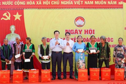 Phó Thủ tướng Mai Văn Chính dự Ngày hội Đại đoàn kết tại Khánh Hòa