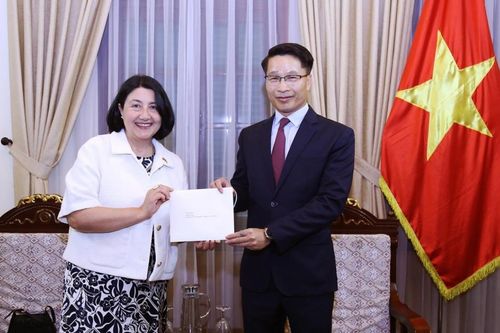 Bộ Ngoại giao tiếp nhận bản sao Thư ủy nhiệm bổ nhiệm Đại sứ Chile tại Việt Nam