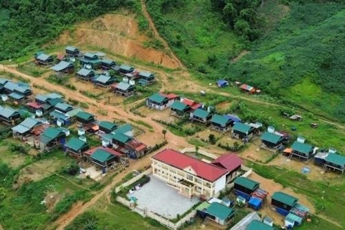 Trước 31/1/2026, hoàn thành xây mới, tái định cư cho những hộ có nhà bị lũ cuốn trôi, sập đổ hoàn toàn