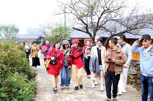 Đoàn Famtrip Hà Nội khảo sát thị trường du lịch Lai Châu
