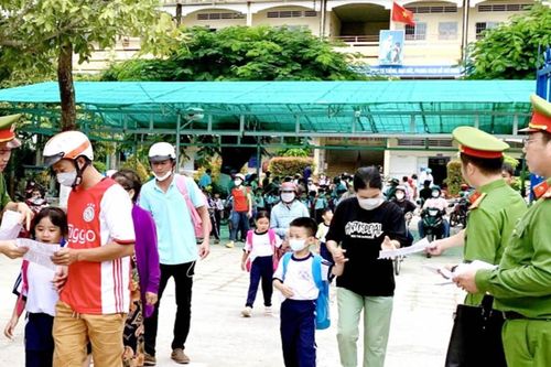 Công an và nhà trường chung tay đẩy lùi bạo lực học đường