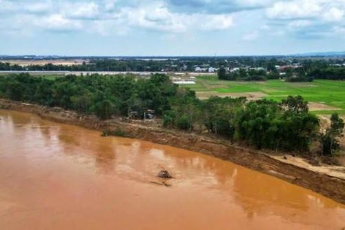 Những ngôi nhà chênh vênh bên dòng Thu Bồn và Vu Gia sau trận lũ lịch sử