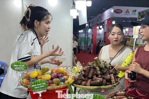 Đặc sản từ khắp nơi quy tụ tại phố đi bộ Nguyễn Huệ