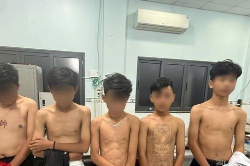 Nhóm học sinh THCS xăm trổ hẹn nhau 'giải quyết mâu thuẫn'