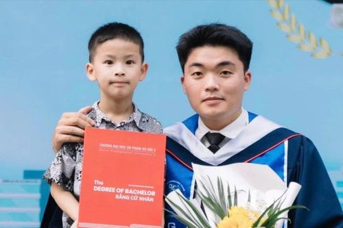 Những thủ khoa xuất sắc truyền cảm hứng - Bài 4: Nghị lực phi thường của 'ông bố sinh viên'