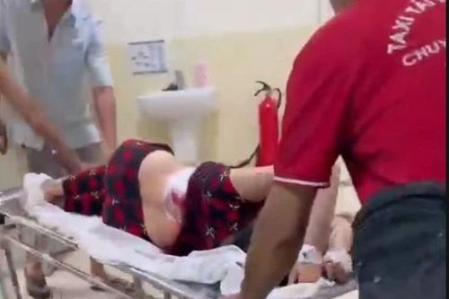 Đang tập thể dục, người phụ nữ 68 tuổi bất ngờ bị em gái chồng đâm nhiều nhát