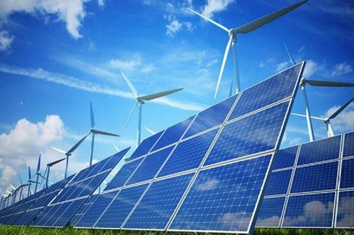 Lý do TotalEnergies muốn bán các dự án năng lượng gió và mặt trời