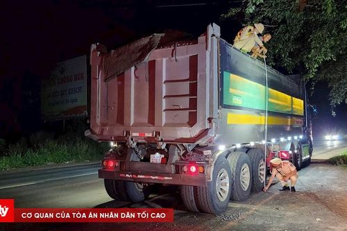CSGT Đắk Lắk 'tuýt còi' xe đầu kéo 'cơi nới' thành thùng
