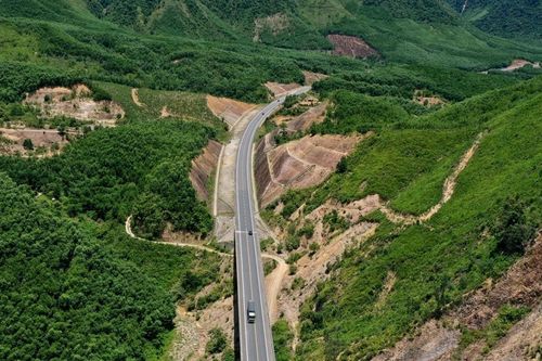 Bộ Xây dựng 'điểm mặt' loạt dự án giao thông lớn tiến độ ì ạch