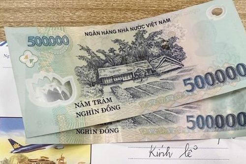 Vì 5 chiếc phong bì phúng viếng nhà thông gia, anh em khẩu chiến ở lễ 49 ngày mẹ
