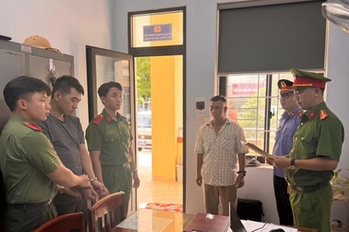 Phê chuẩn khởi tố người đàn ông phóng hỏa giết người vì ghen tuông