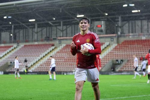 Man United tính cho mượn Biancheri, Musa theo dấu Amass