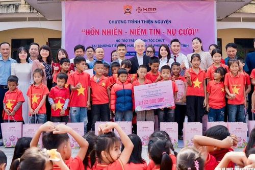 Lan tỏa yêu thương qua chương trình 'Hồn nhiên - Niềm tin - Nụ cười' tại Trường Tiểu học Hương Liên, Hà Tĩnh