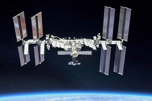 Cuộc đua xây dựng trạm vũ trụ tư nhân nóng lên khi NASA cho ISS 'nghỉ hưu'