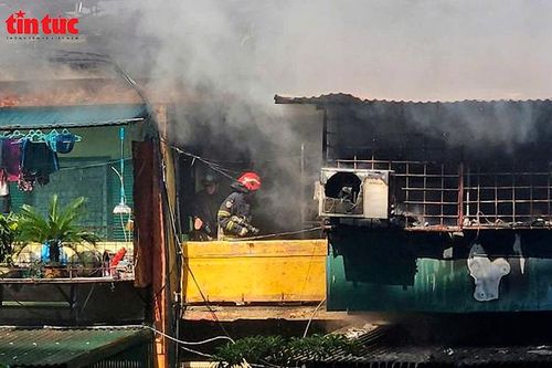 Hỏa hoạn thiêu rụi căn phòng tầng 5 khu A2 Phạm Ngọc Thạch