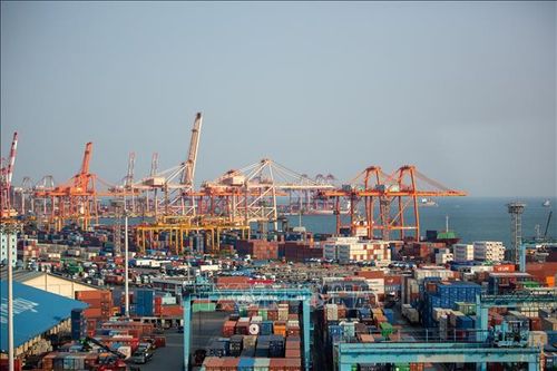 Hàn Quốc và Mỹ ký bản ghi nhớ về cam kết đầu tư thương mại và giảm thuế